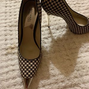 Michael kors black and white stiletto